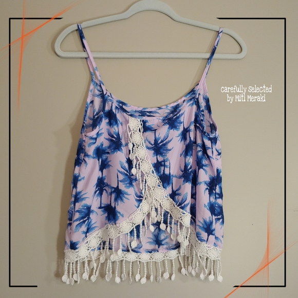 Charlotte Russe Palm Tree Top with Fringe Size M - Picture 2 of 8